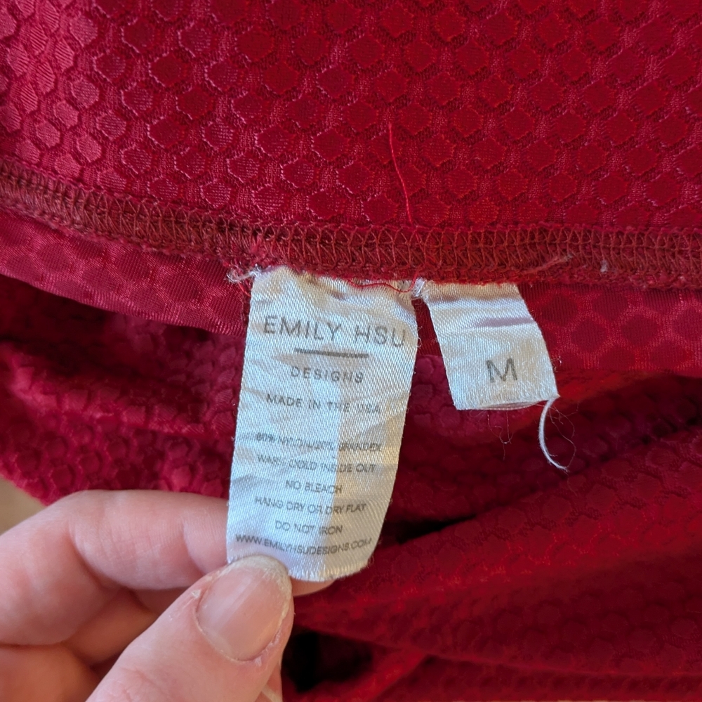 Emily Hsu Designs Red Diamond Jacquard Leggings in M - Picture 7 of 8